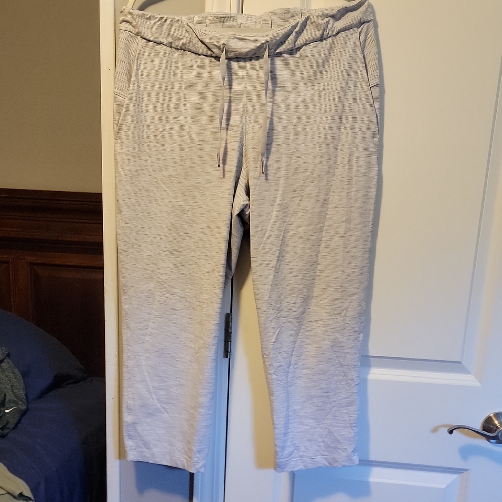 Lululemon Athletica Light Gray Capris
